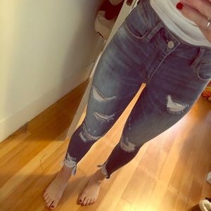 Distressed cropped skinny jeans
